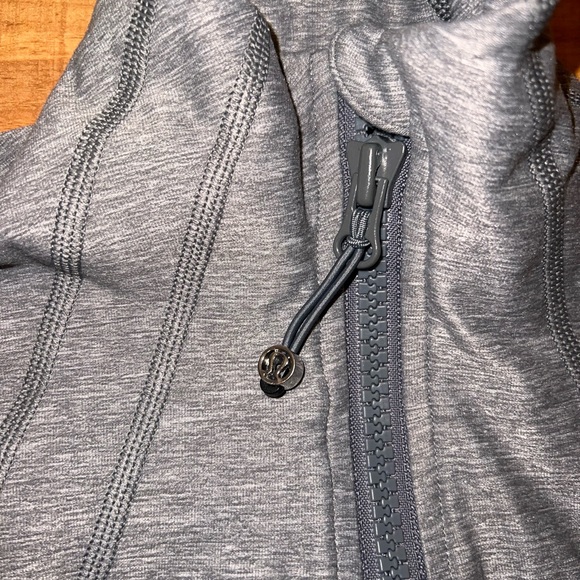 Lululemon gray workout jacket - Picture 3 of 4